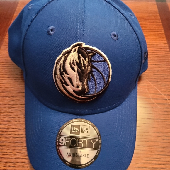 NWT Dallas Mavericks Luka Doncic T-shirt and Hat Bundle - Picture 10 of 10